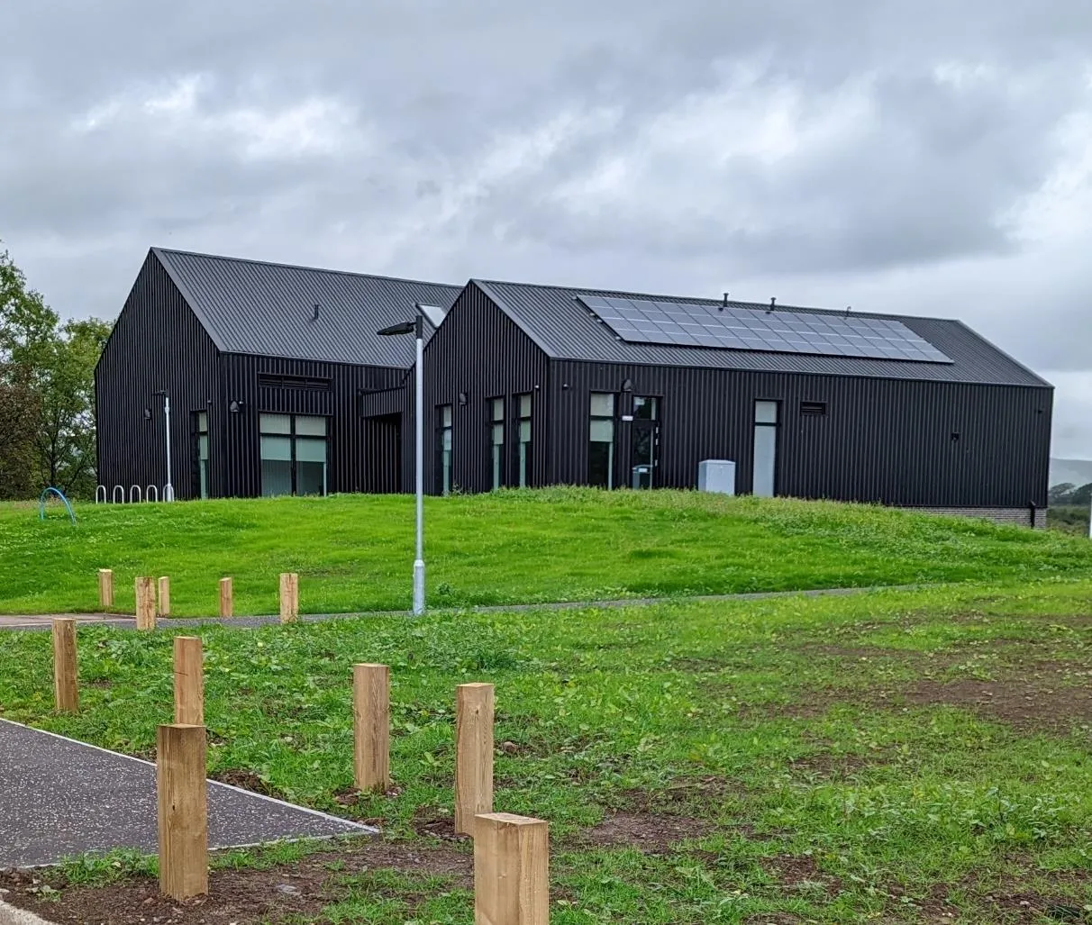 New Community Hub building at Lochshore