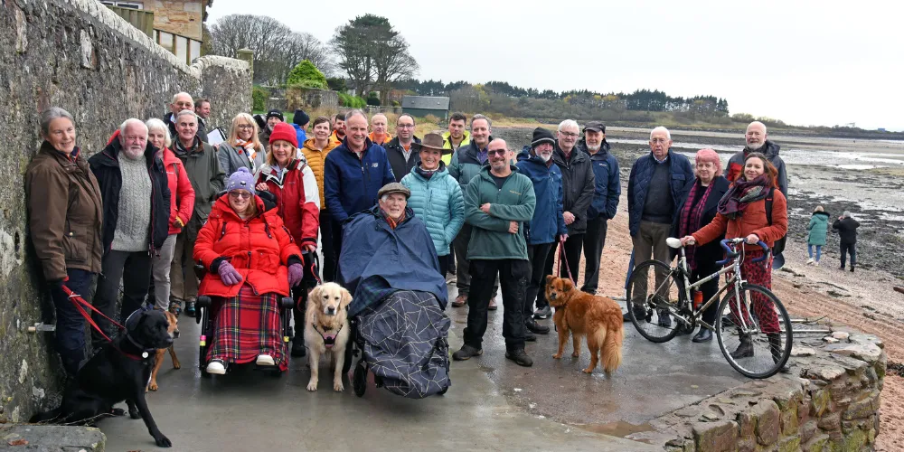 Group of people at the Fairlie Coastal Path