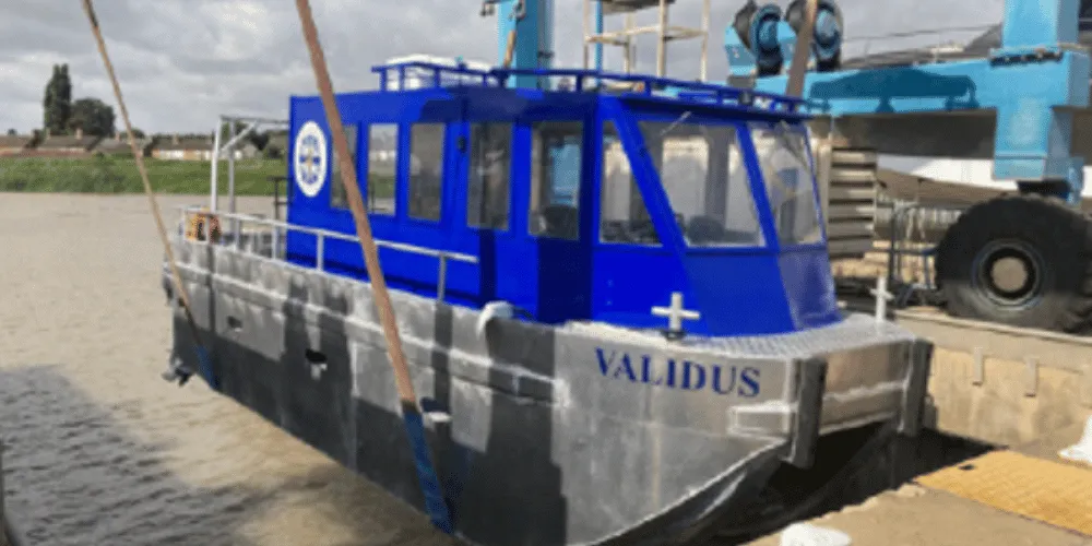 A boat docked in a harbour