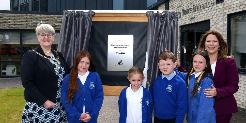 Provost with pupils and headteacher Rachael Carlisle at Moorpark opening
